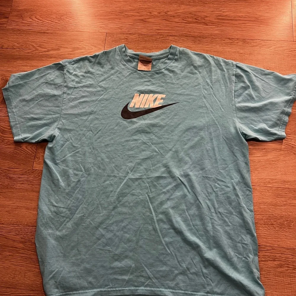 Nike Blue Short Sleeve Tee - Picture 1 of 3